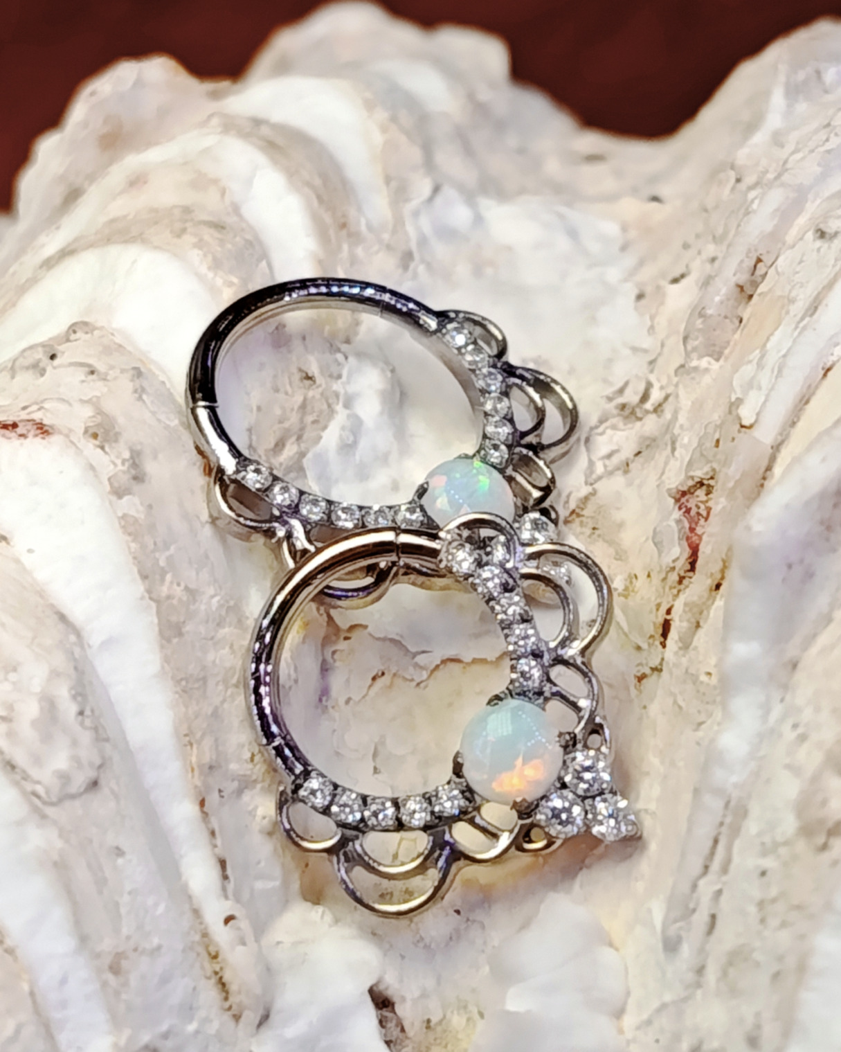 Bijoux piercing anneaux opale irisée — Elyx
